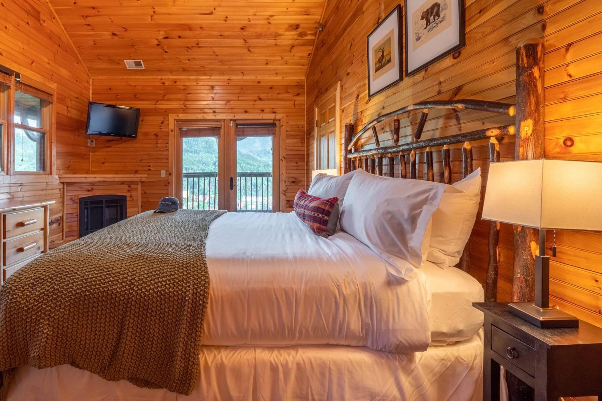 Hickory Ridge By Avantstay Incredible Private Elevated Cabin Sleeps 20 Gatlinburg Exteriör bild