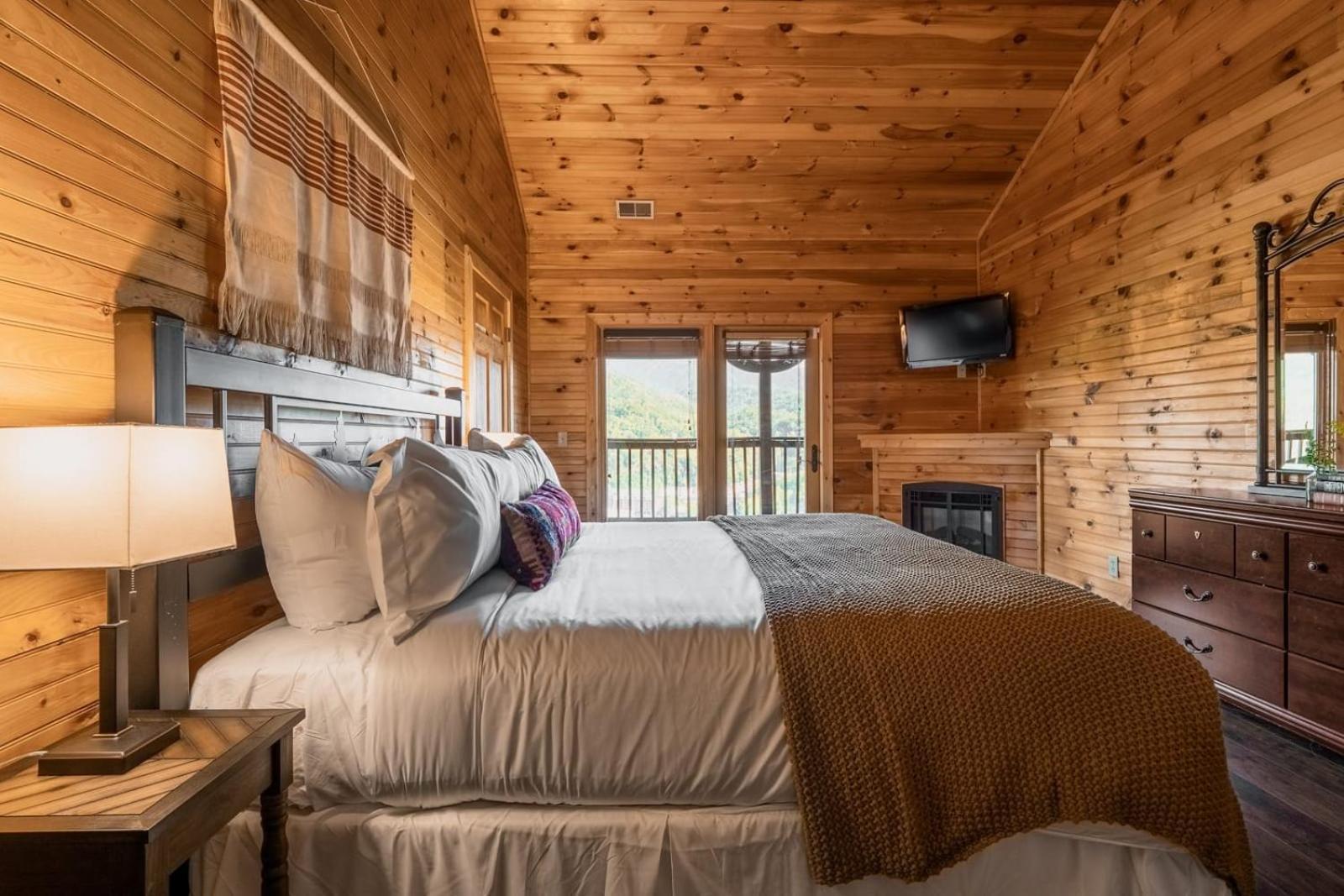 Hickory Ridge By Avantstay Incredible Private Elevated Cabin Sleeps 20 Gatlinburg Exteriör bild