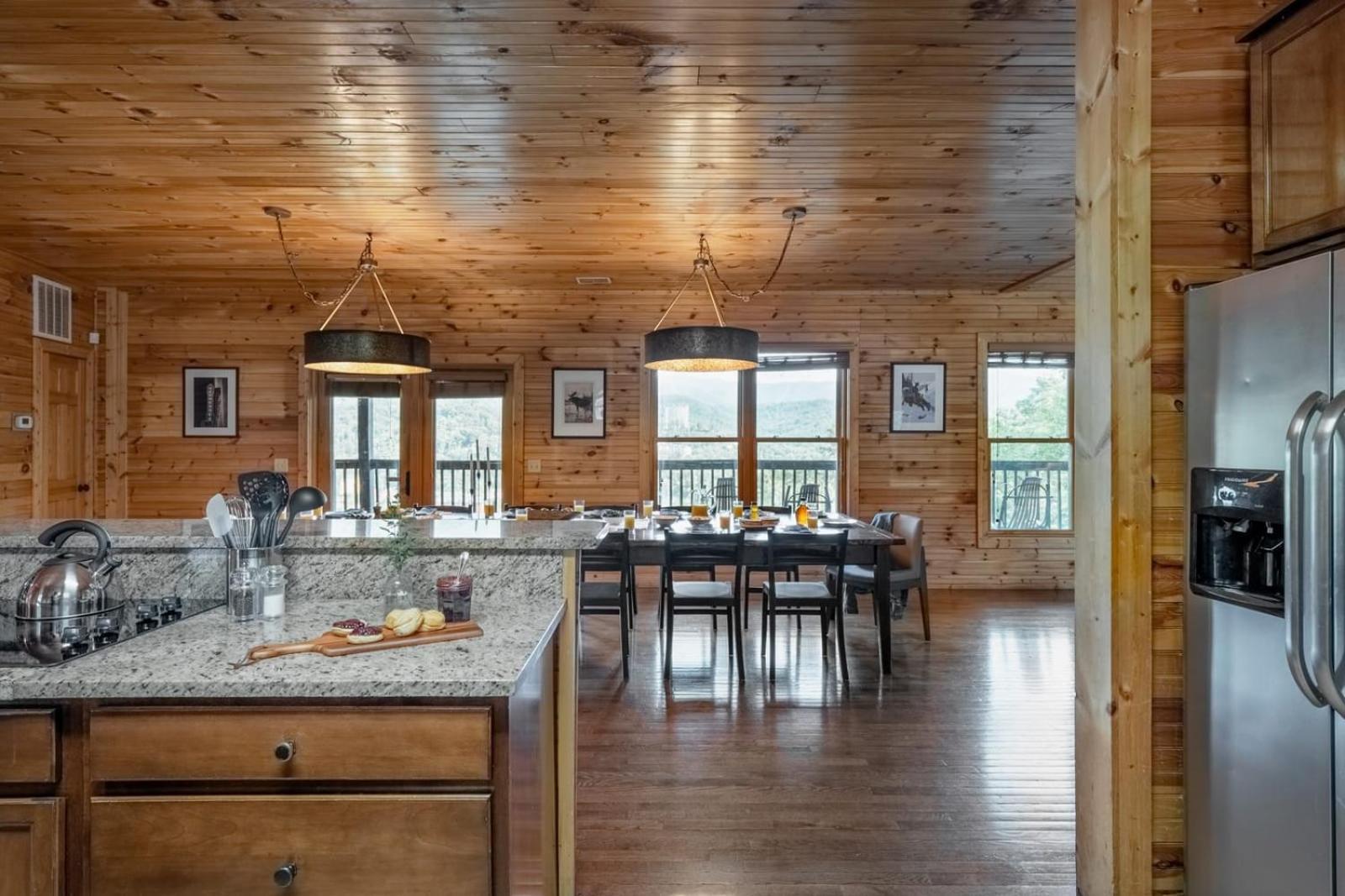 Hickory Ridge By Avantstay Incredible Private Elevated Cabin Sleeps 20 Gatlinburg Exteriör bild