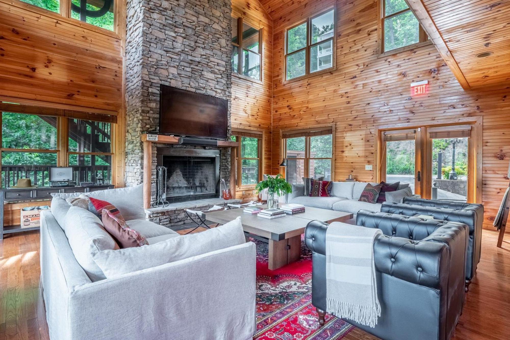 Hickory Ridge By Avantstay Incredible Private Elevated Cabin Sleeps 20 Gatlinburg Exteriör bild