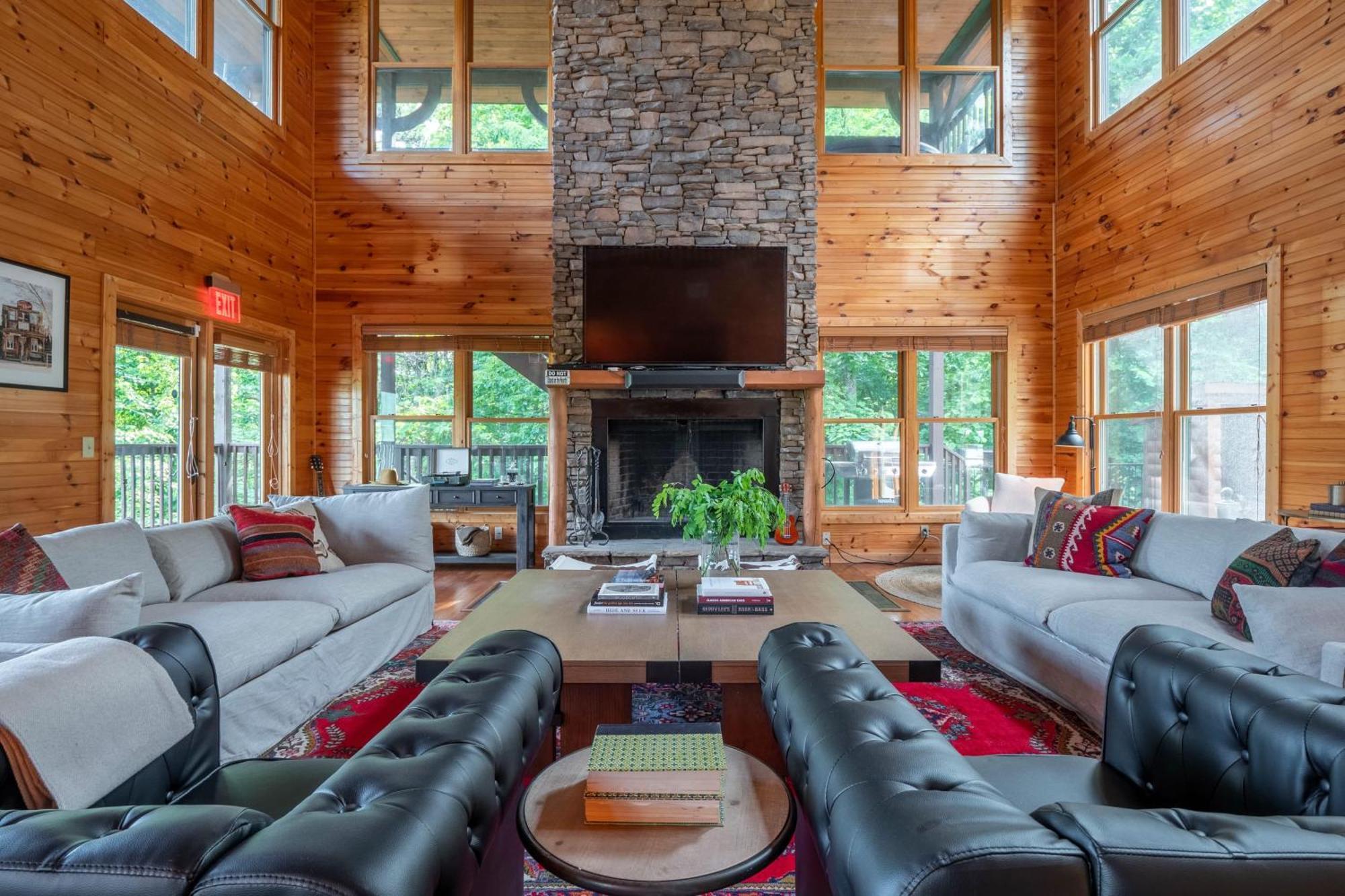 Hickory Ridge By Avantstay Incredible Private Elevated Cabin Sleeps 20 Gatlinburg Exteriör bild