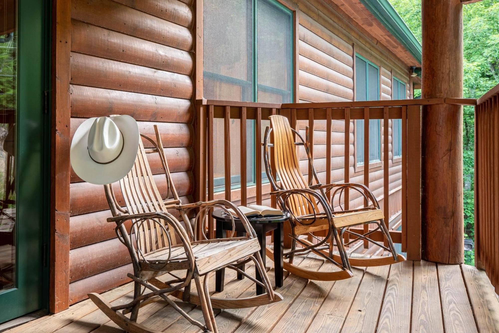 Hickory Ridge By Avantstay Incredible Private Elevated Cabin Sleeps 20 Gatlinburg Exteriör bild